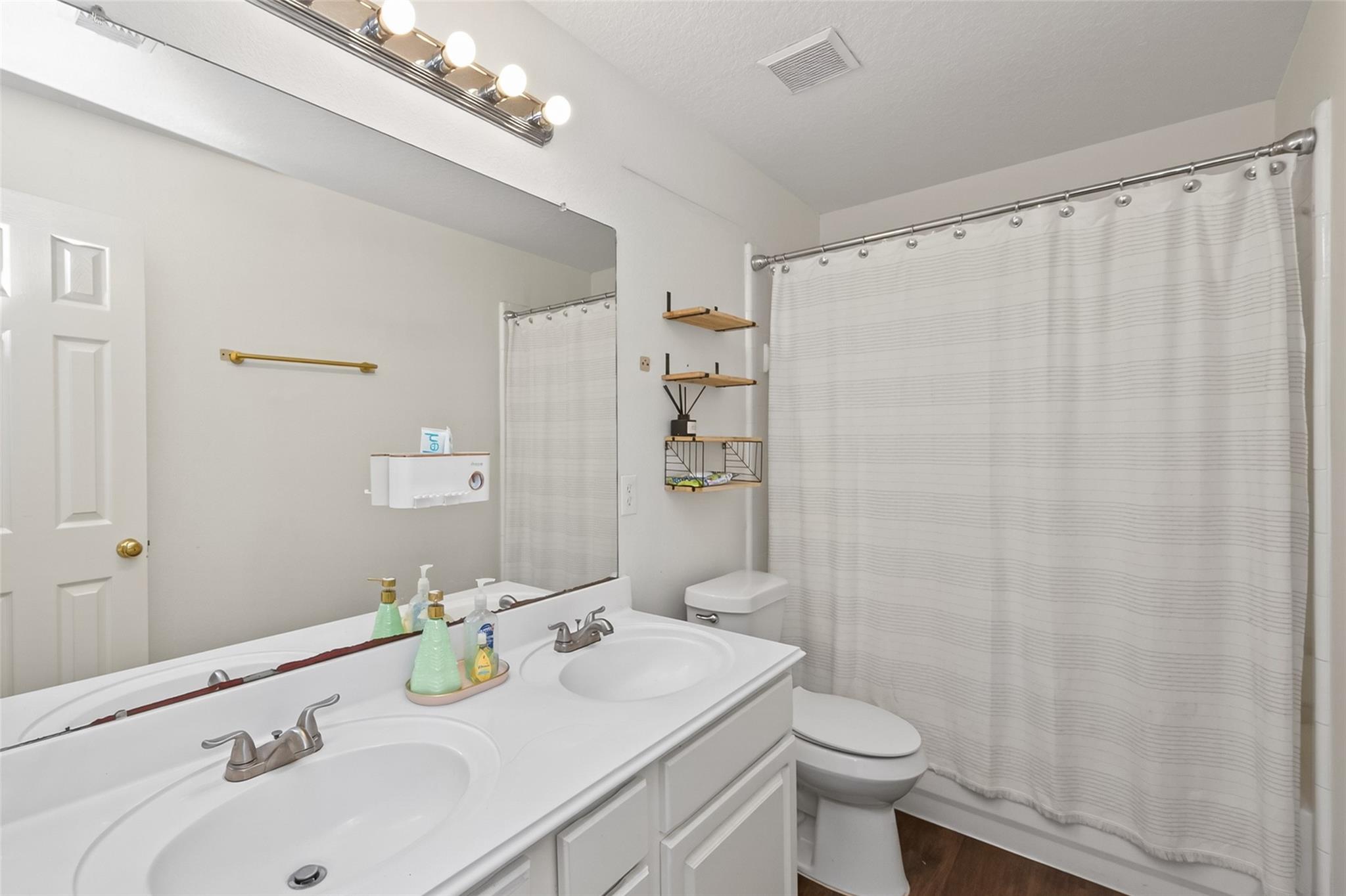 5707 Oakwell Station Court