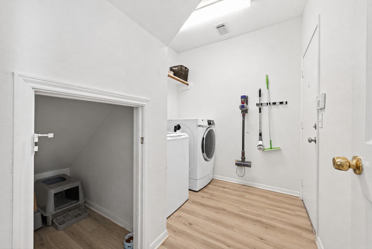 5707 Oakwell Station Court