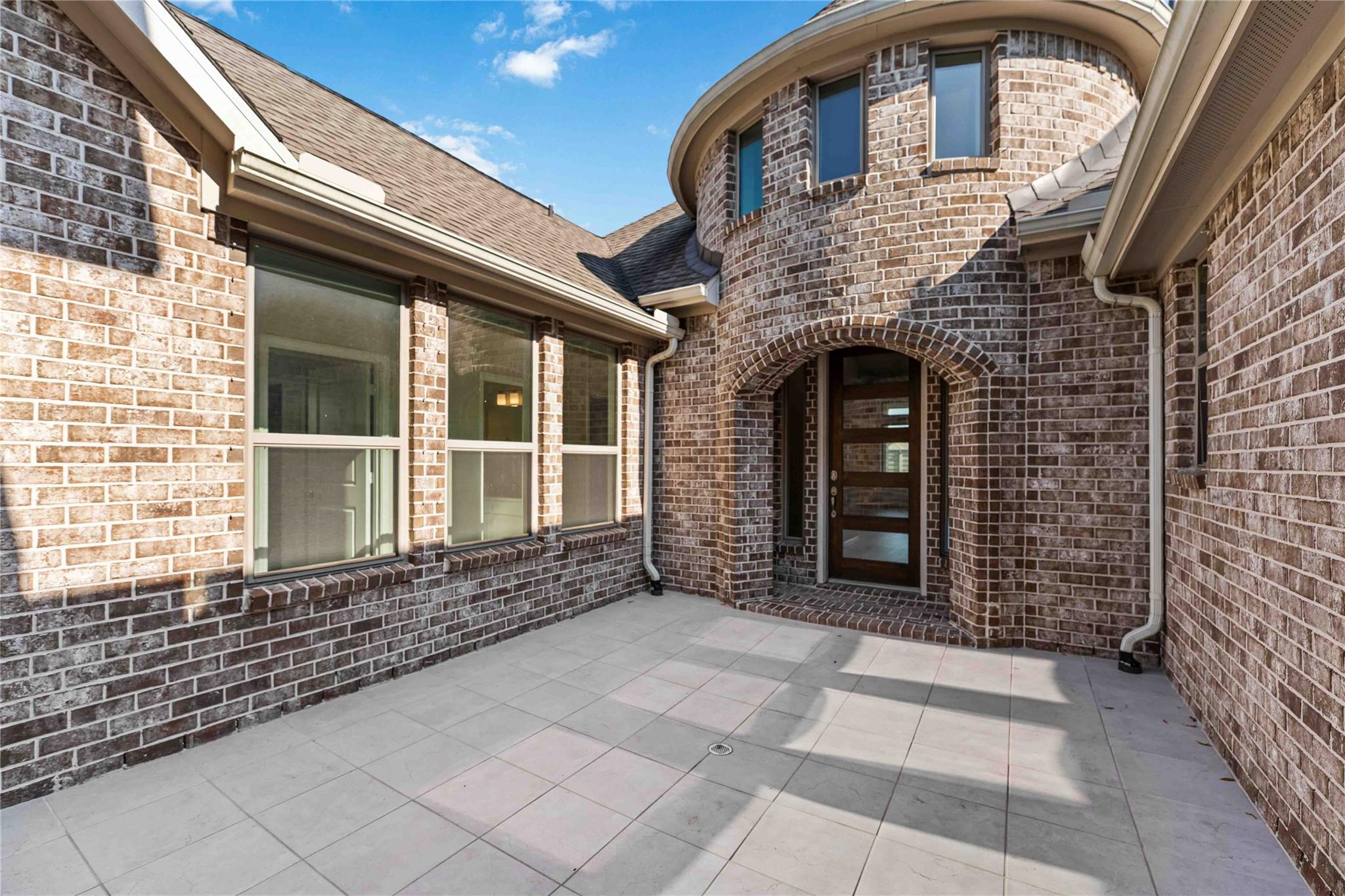 2947 Harbor Spring Way