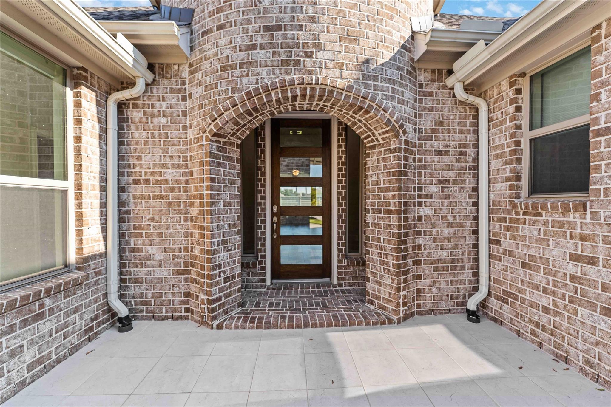 2947 Harbor Spring Way