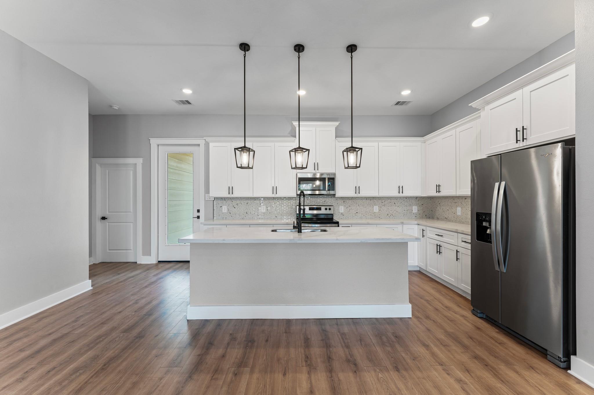 1218 Peter Pine Street