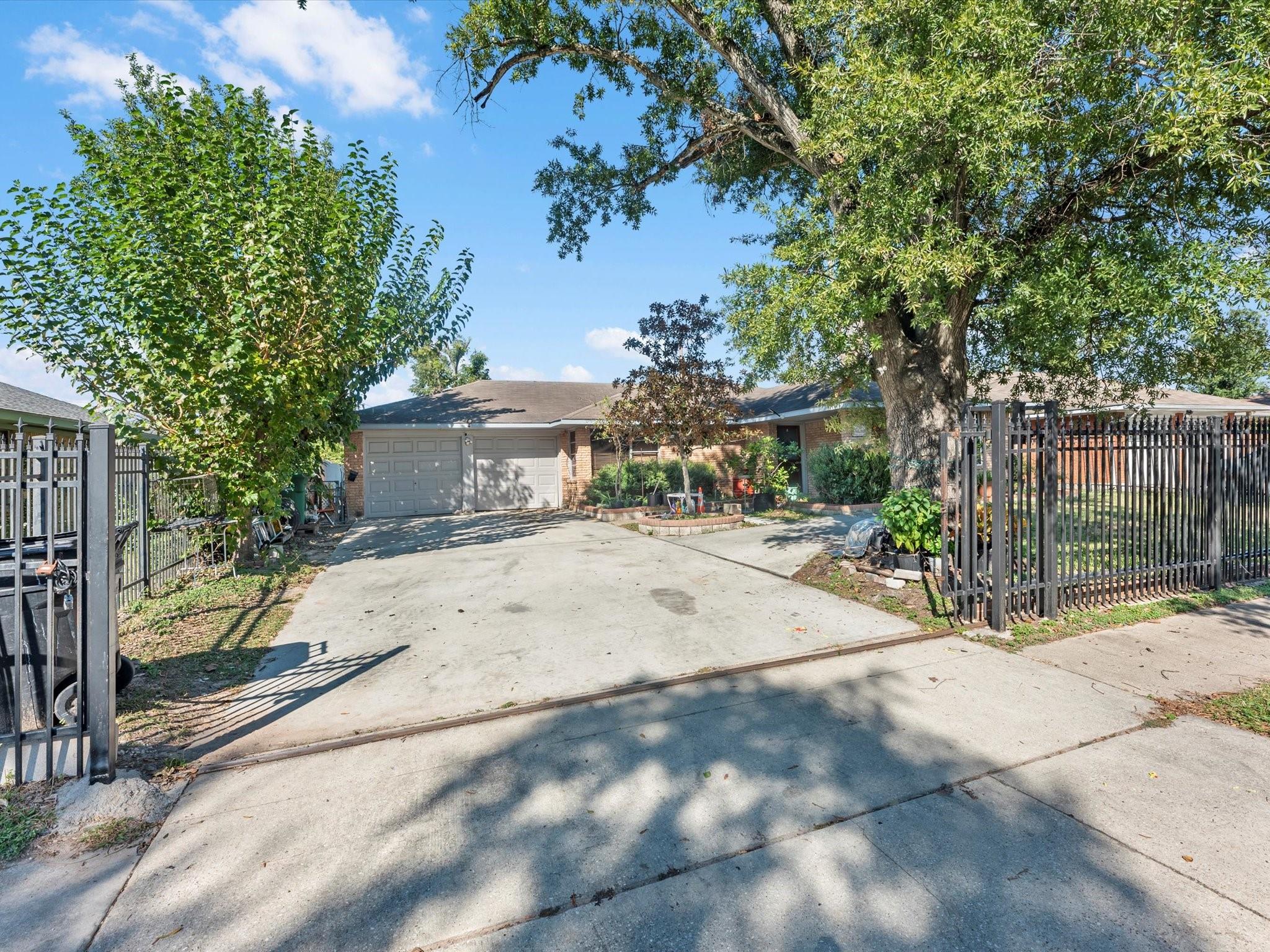 7950 Longridge Drive