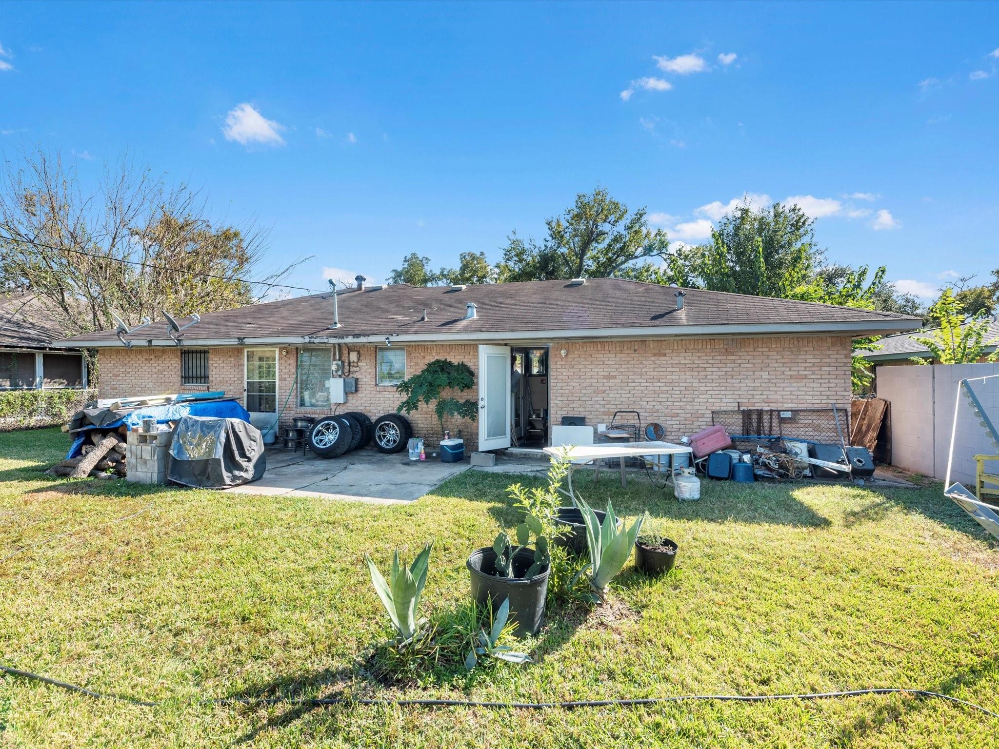 7950 Longridge Drive