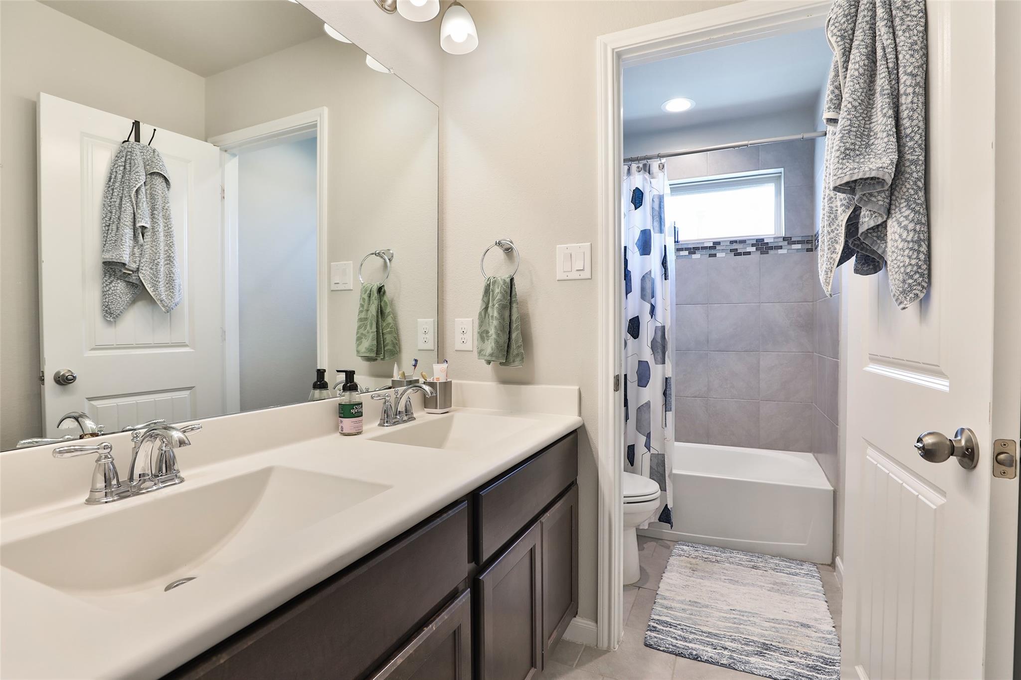 2810 Bluesage Bluff Drive