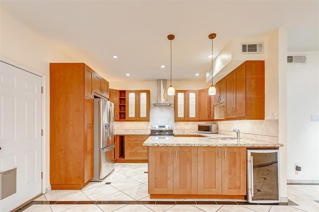 7350 Kirby Drive # 5