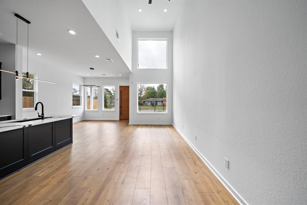 7315 Eisenhower Road Unit: A/B
