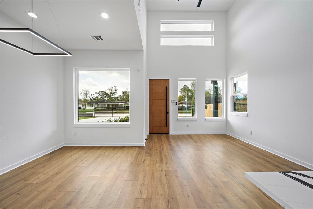 7315 Eisenhower Road Unit: A/B