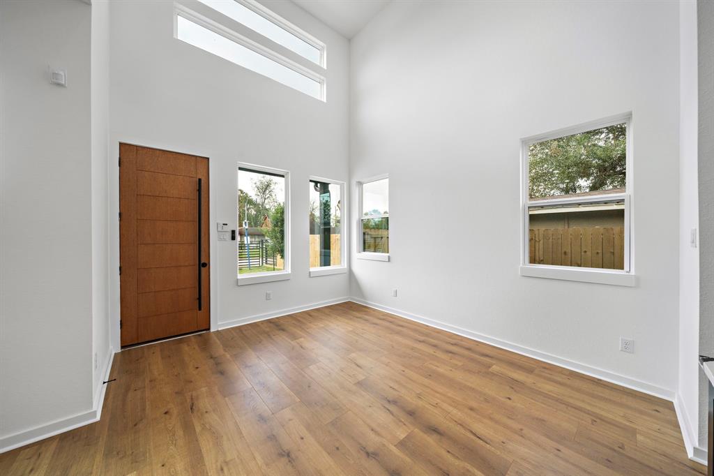 7315 Eisenhower Road Unit: A/B