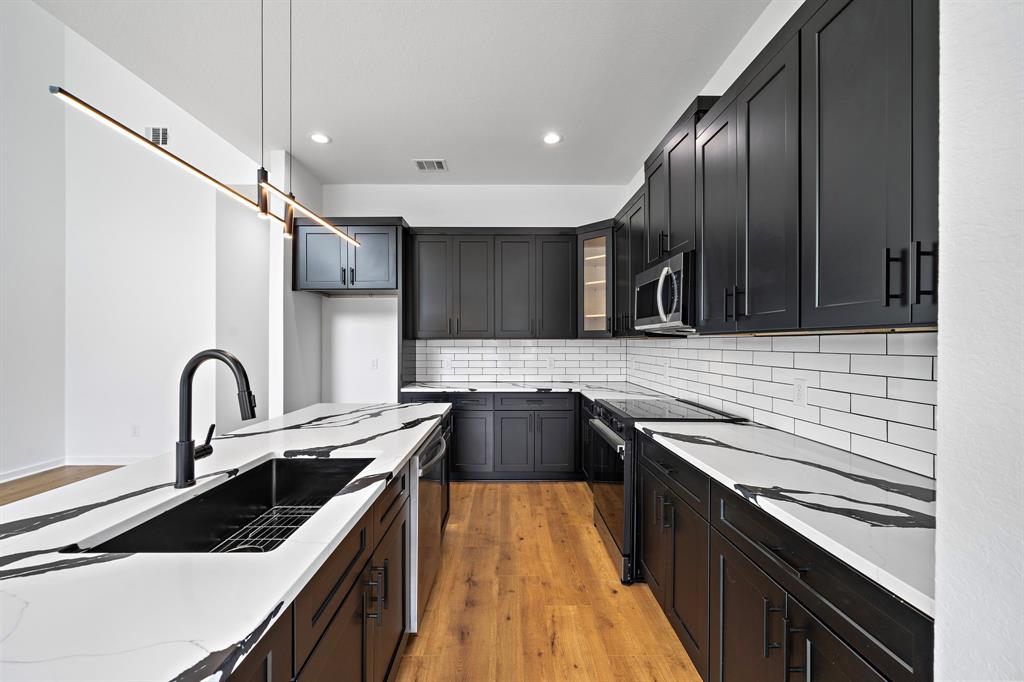 7315 Eisenhower Road Unit: A/B