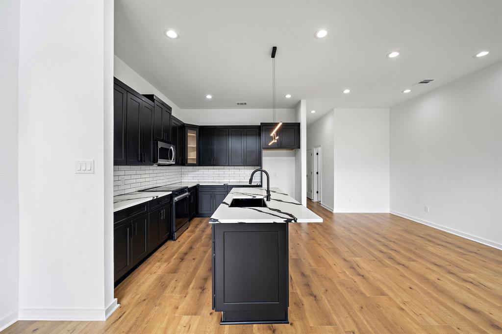 7315 Eisenhower Road Unit: A/B