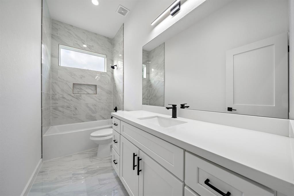 7315 Eisenhower Road Unit: A/B