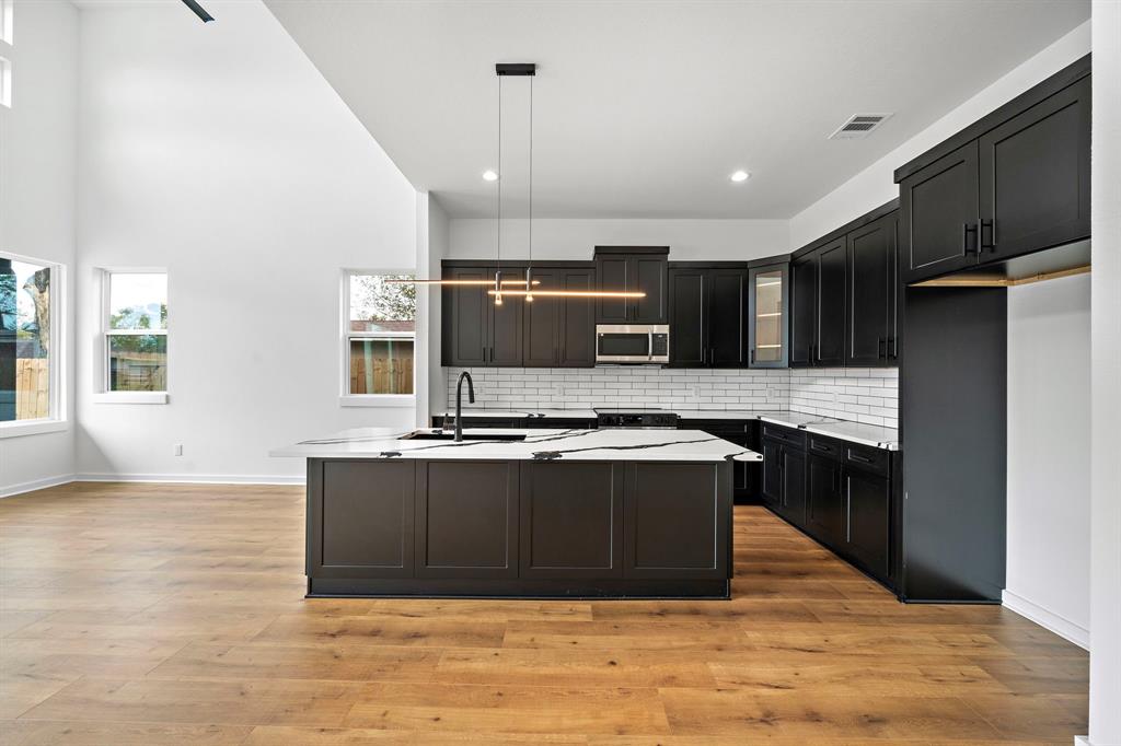 7315 Eisenhower Road Unit: A/B