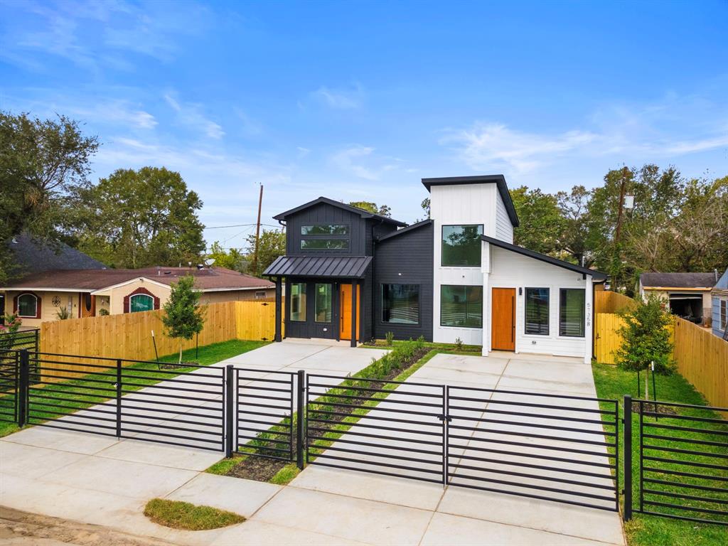 7315 Eisenhower Road Unit: A/B