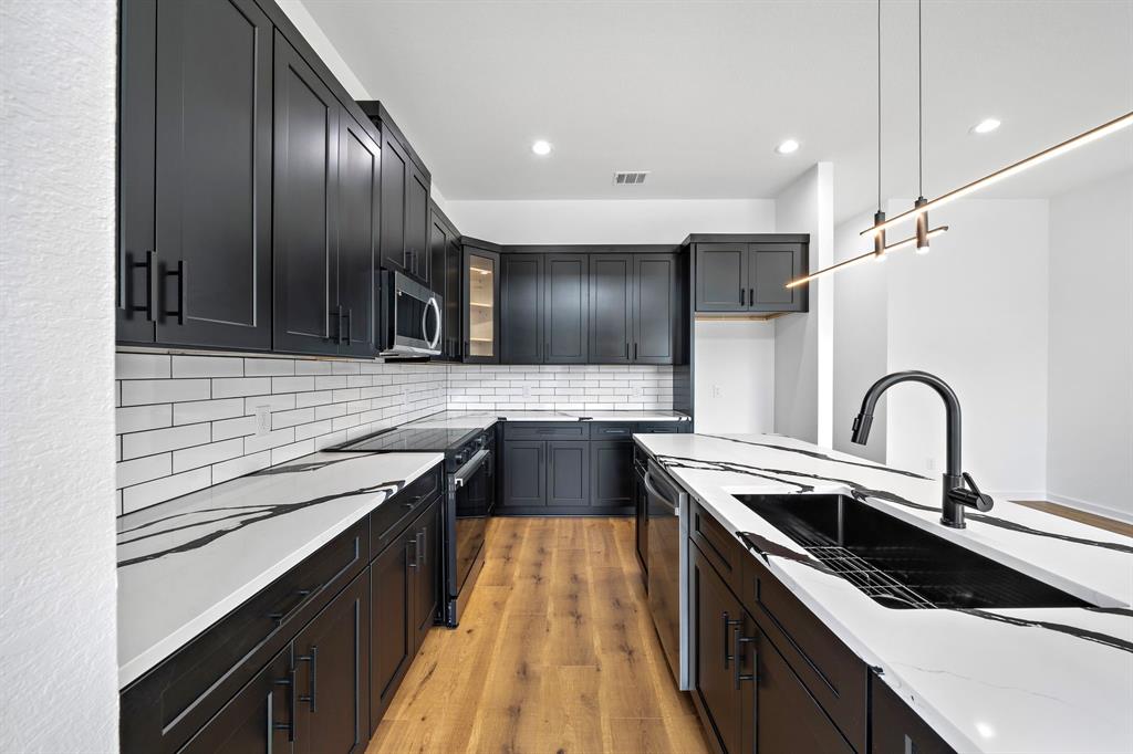 7315 Eisenhower Road Unit: A/B