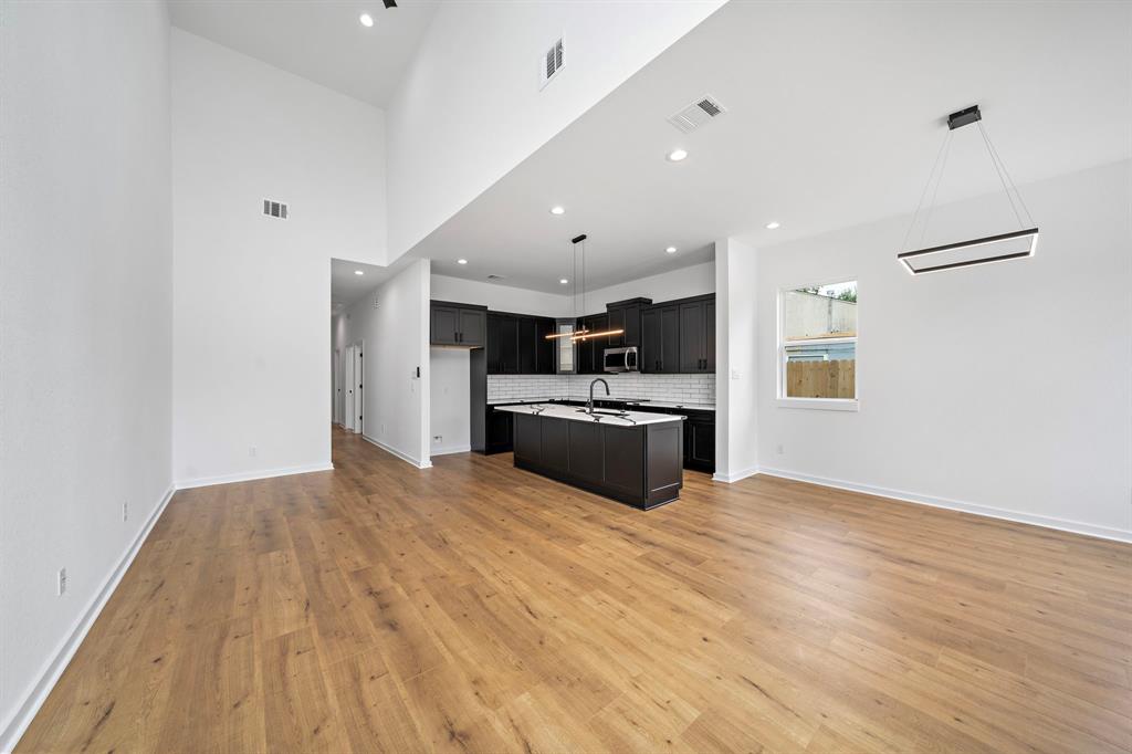 7315 Eisenhower Road Unit: A/B