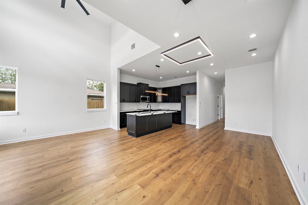 7315 Eisenhower Road Unit: A/B