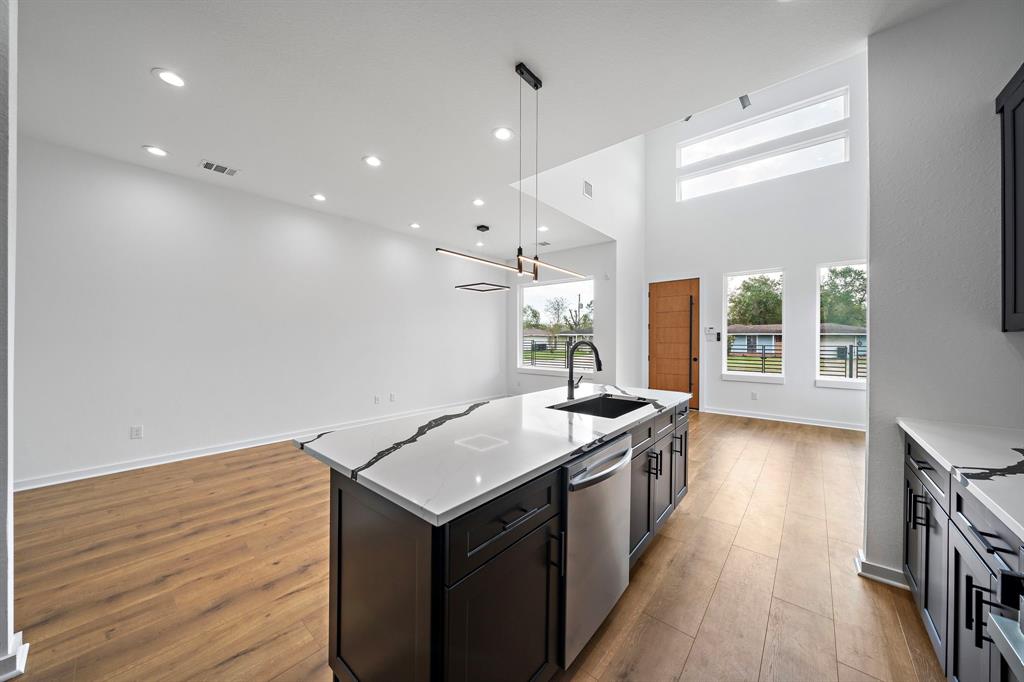 7315 Eisenhower Road Unit: A/B