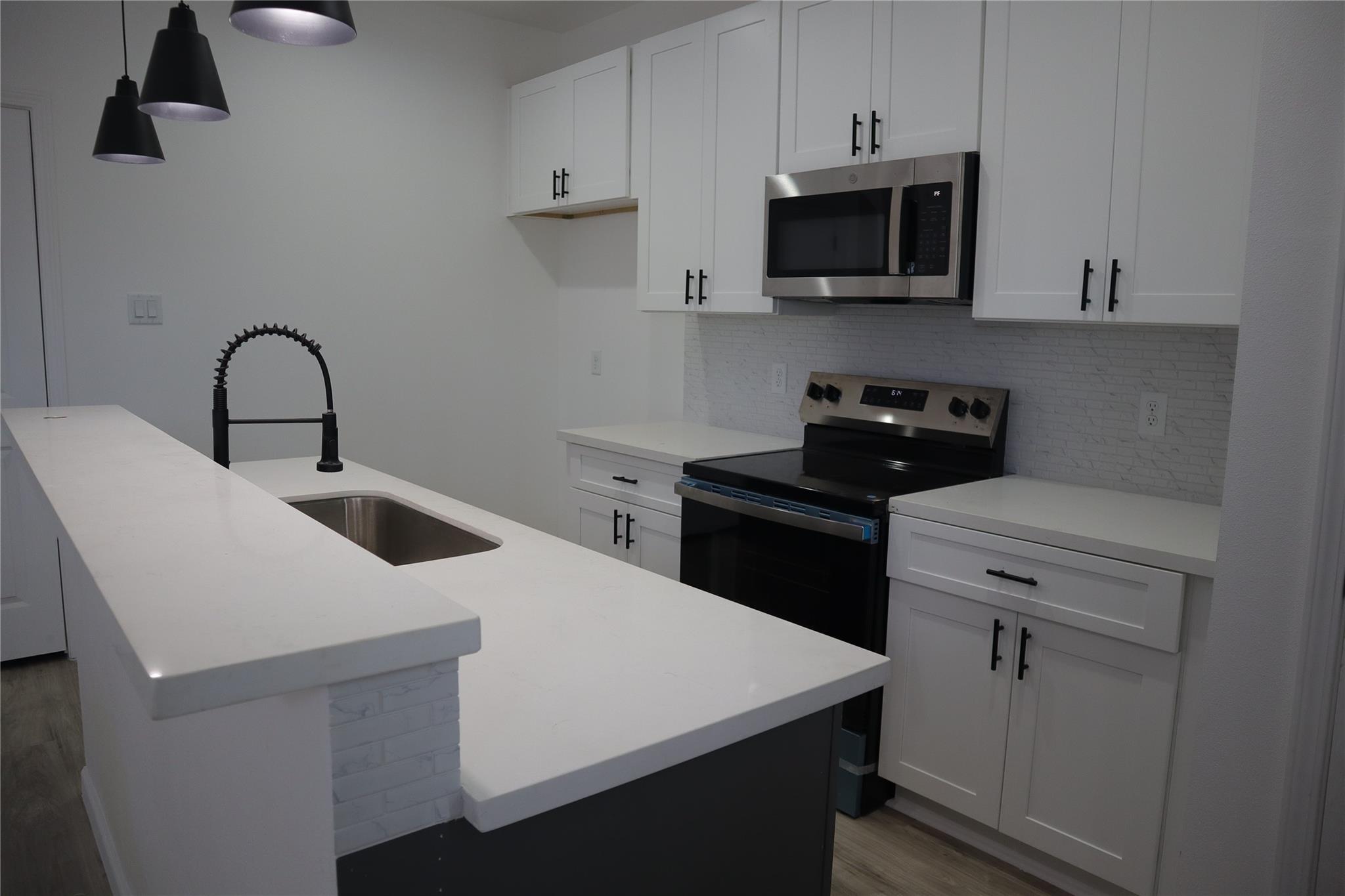 5214 Rue St Unit A/B Street