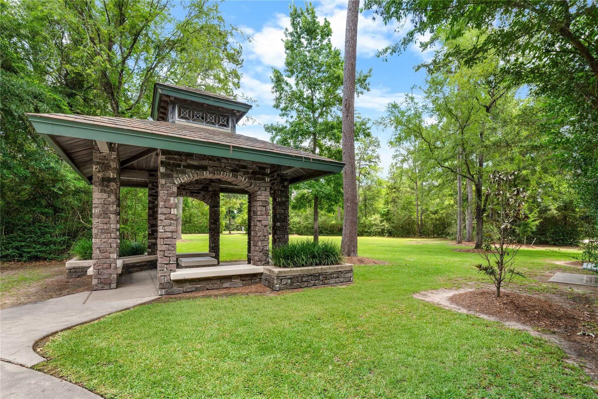 131 E Beckonvale Circle