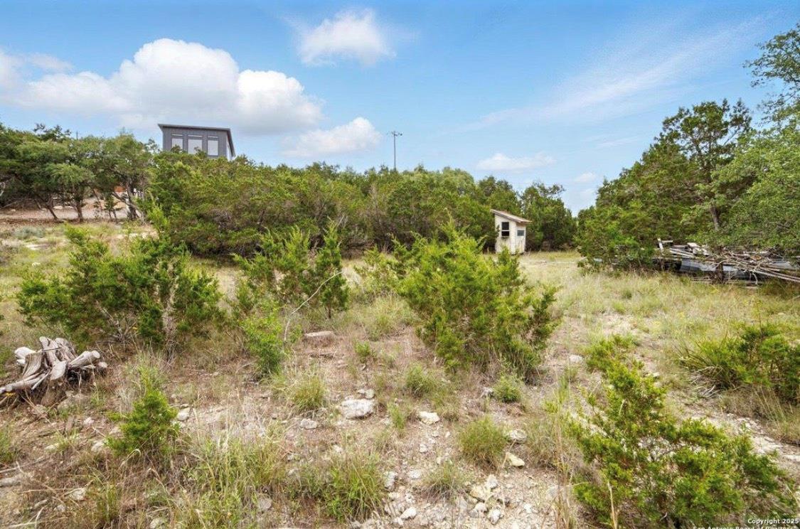 1123 Summit Bluff