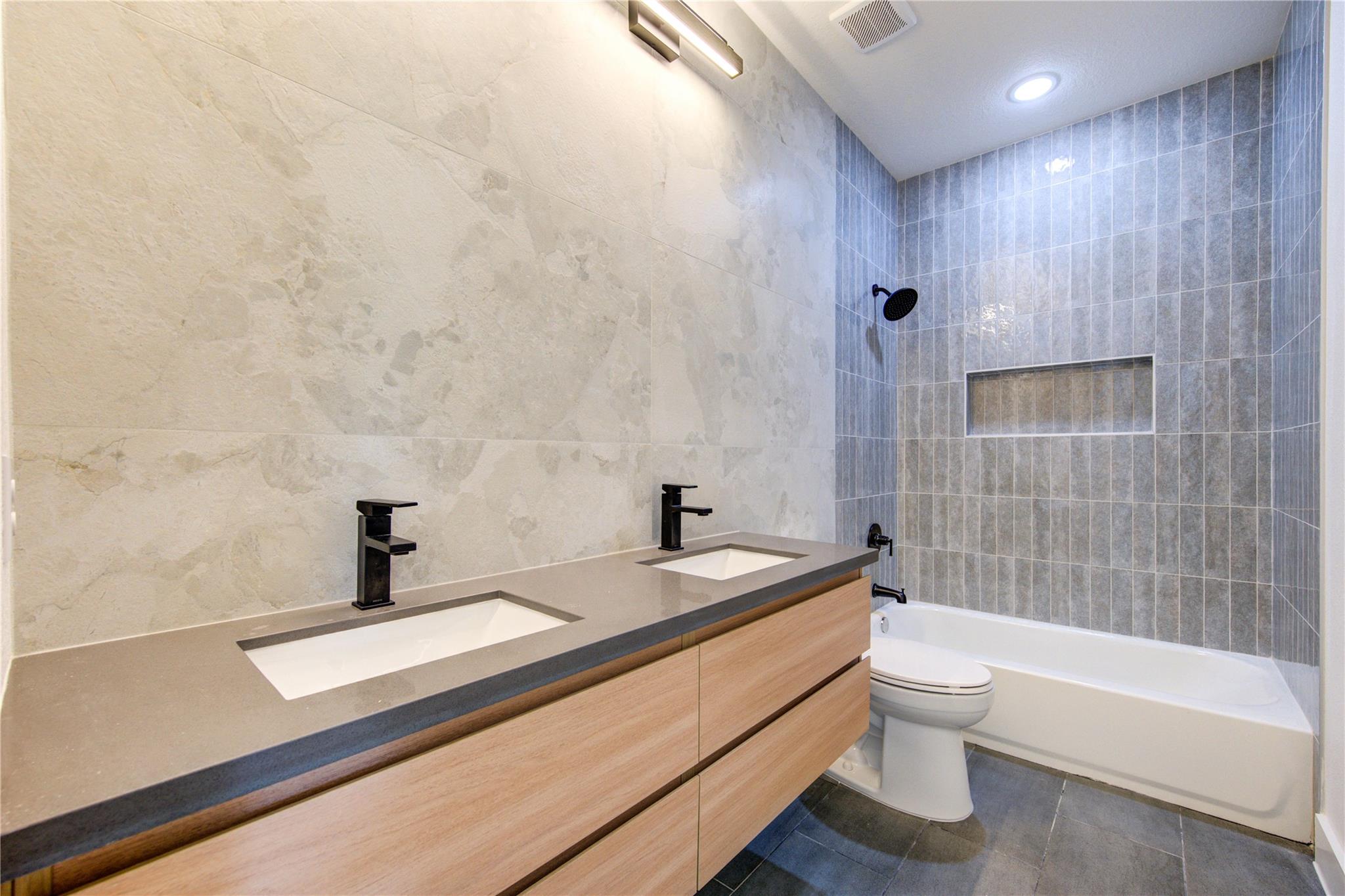 9030 Brandon Street Unit: A/B