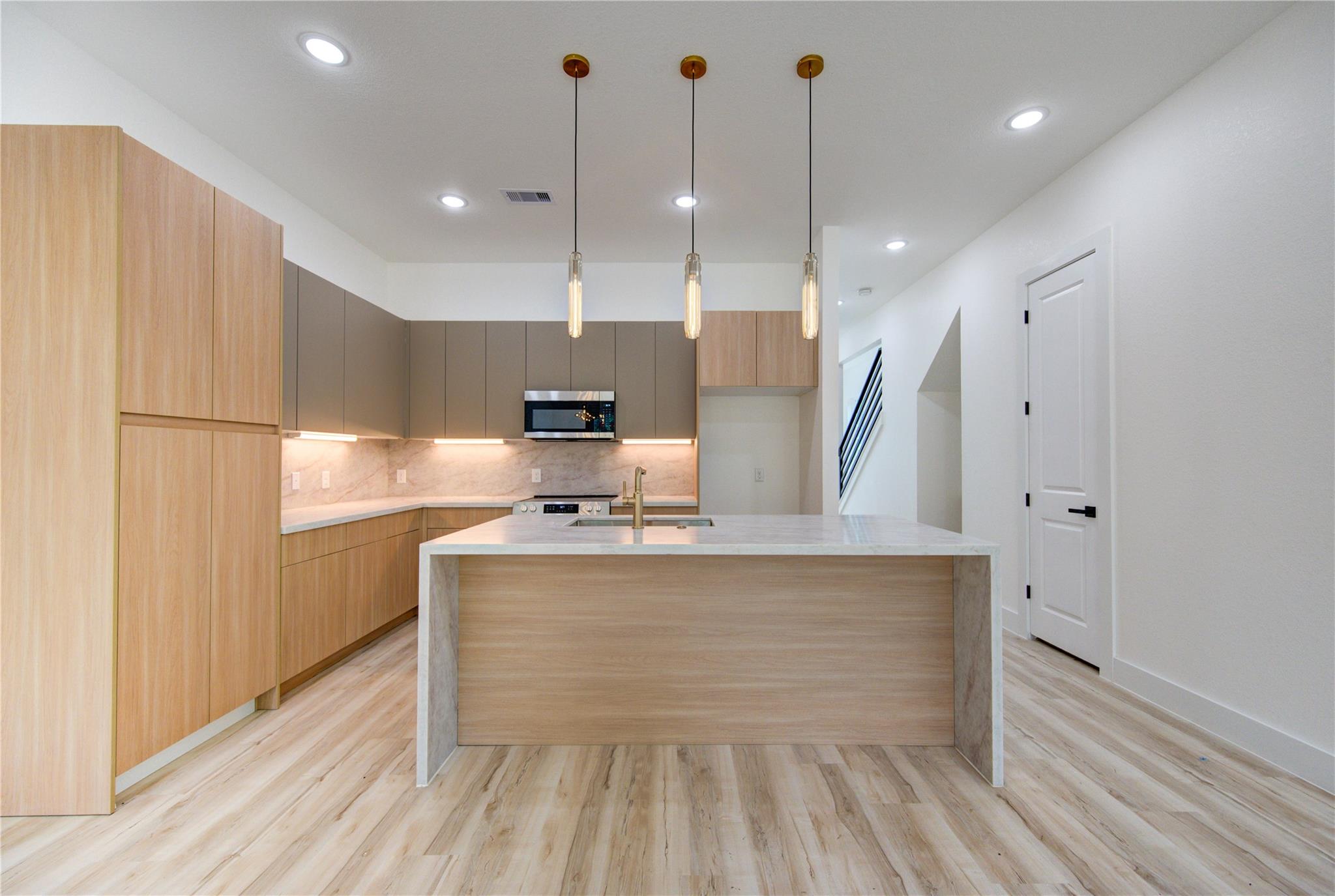 9030 Brandon Street Unit: A/B