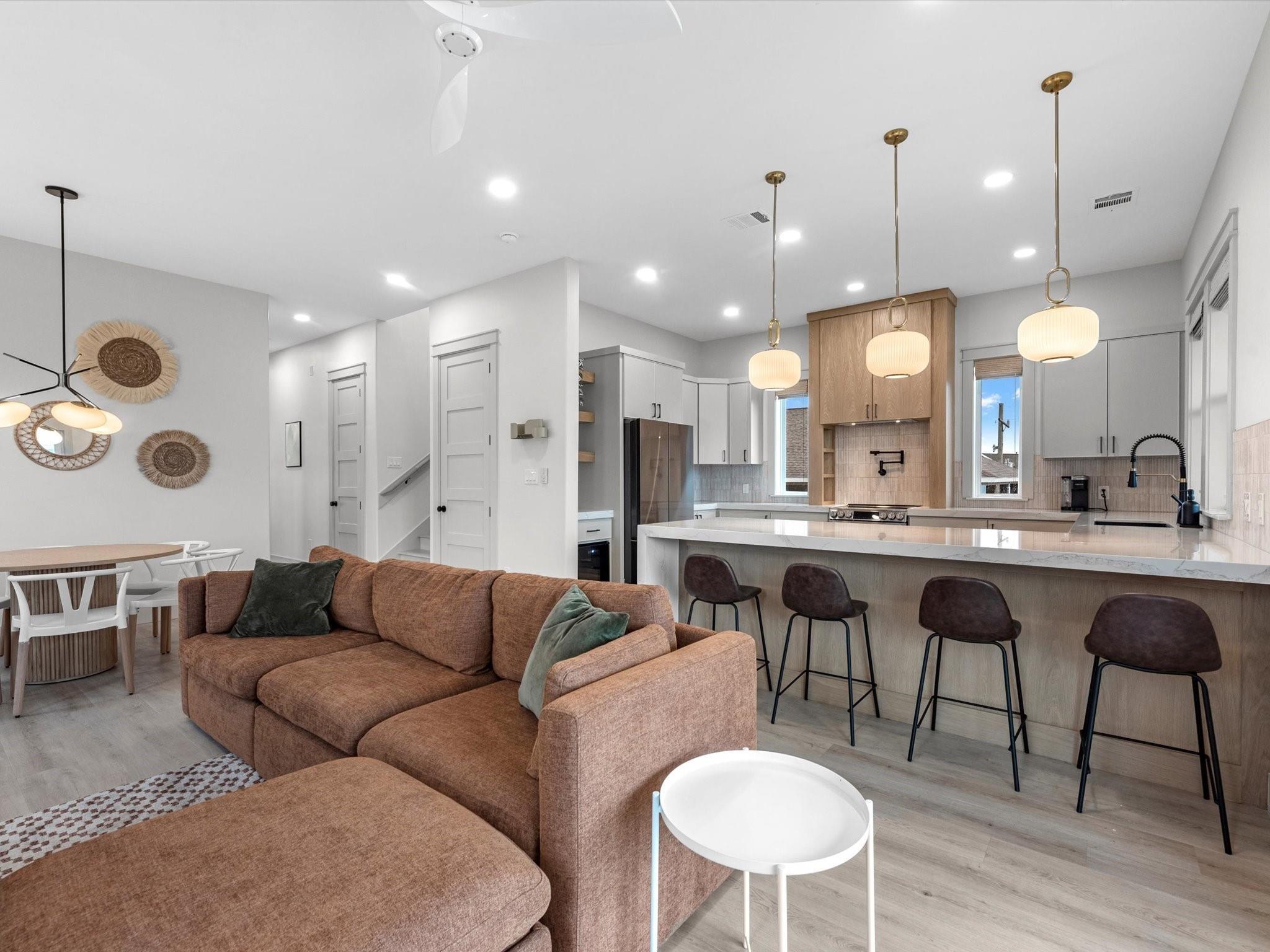 1998 Royalville Court