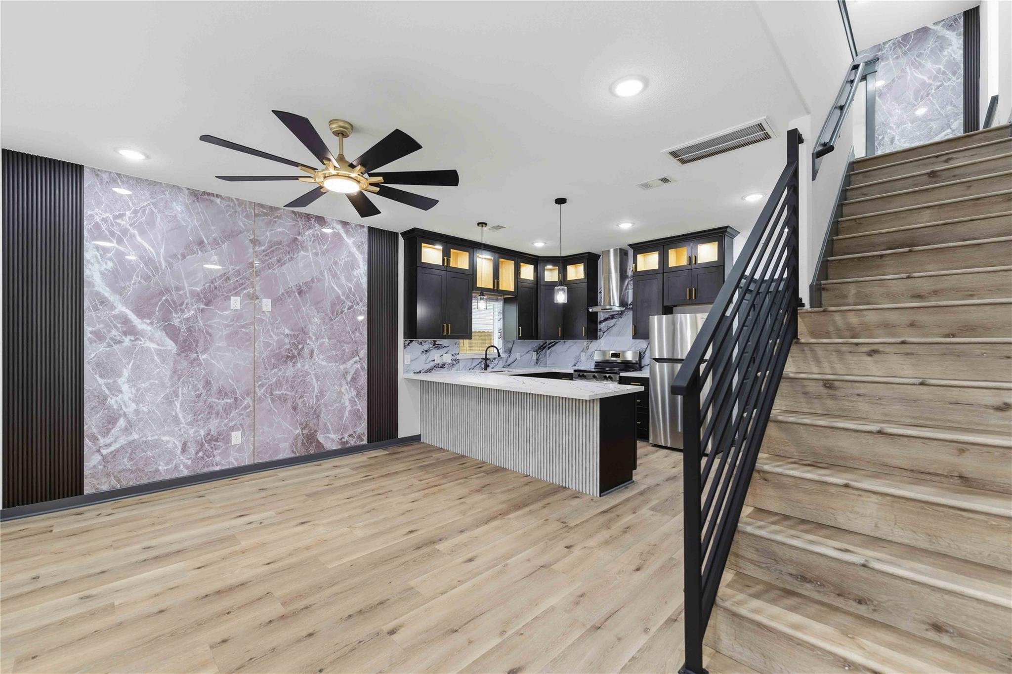 8006 Birmingham Street Unit: A/B