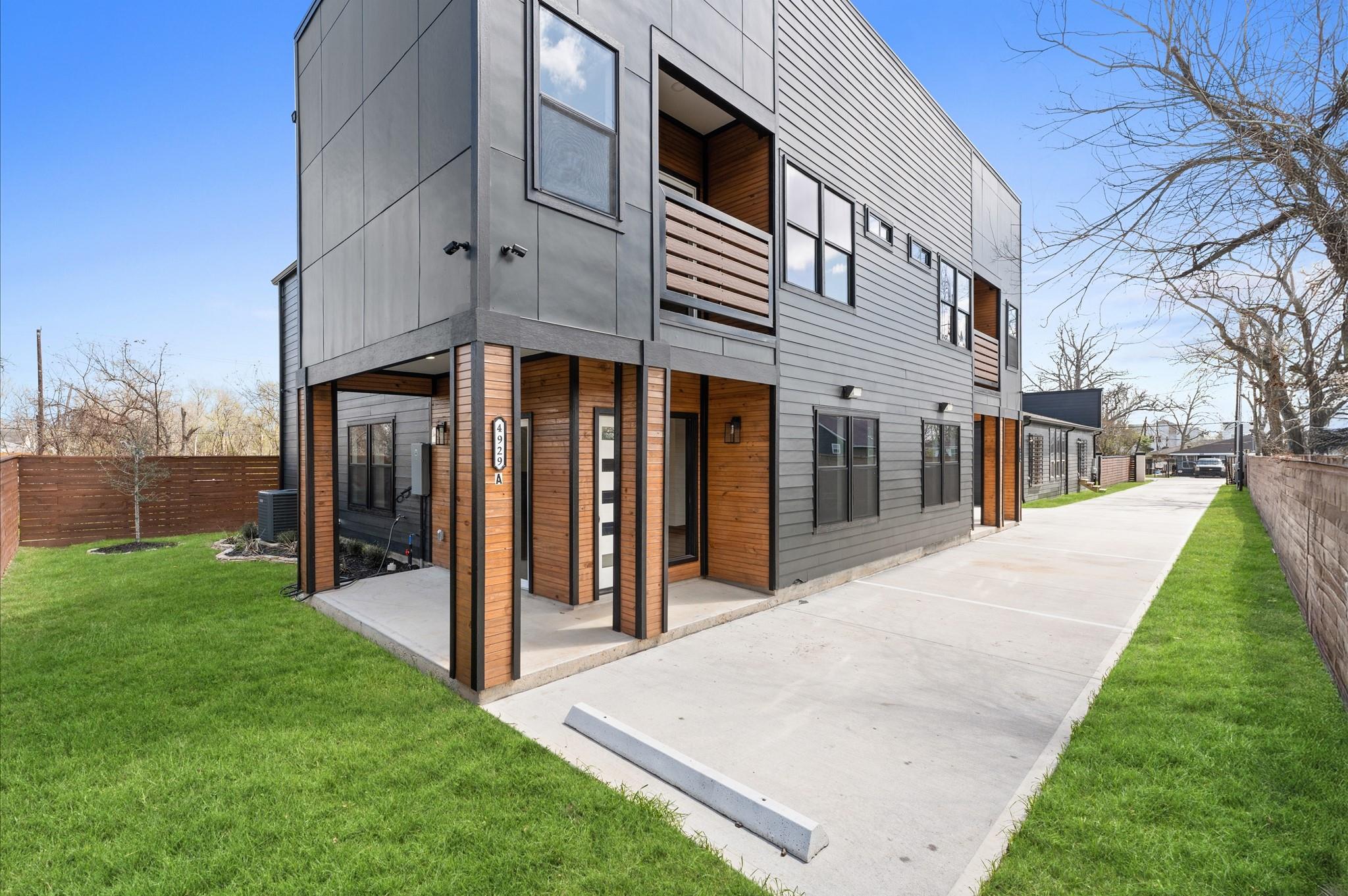 4929 Wilmington St A/B Street