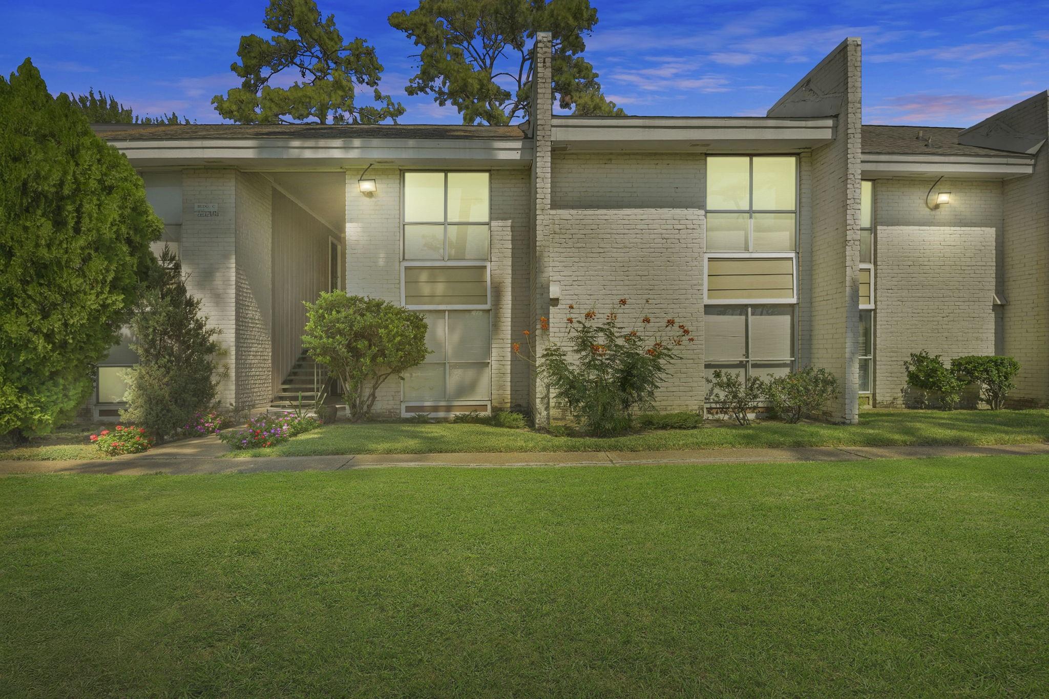 1950 Spenwick Drive # 408