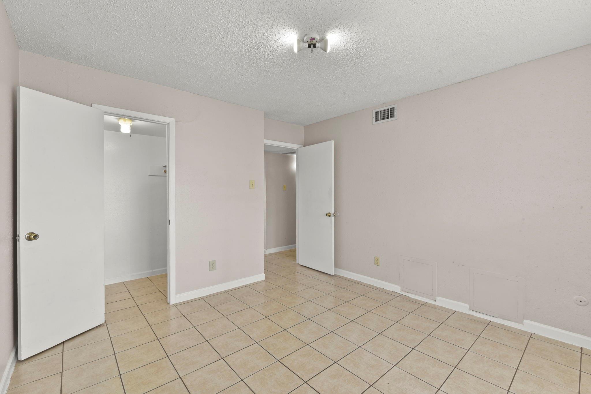 1950 Spenwick Drive # 408