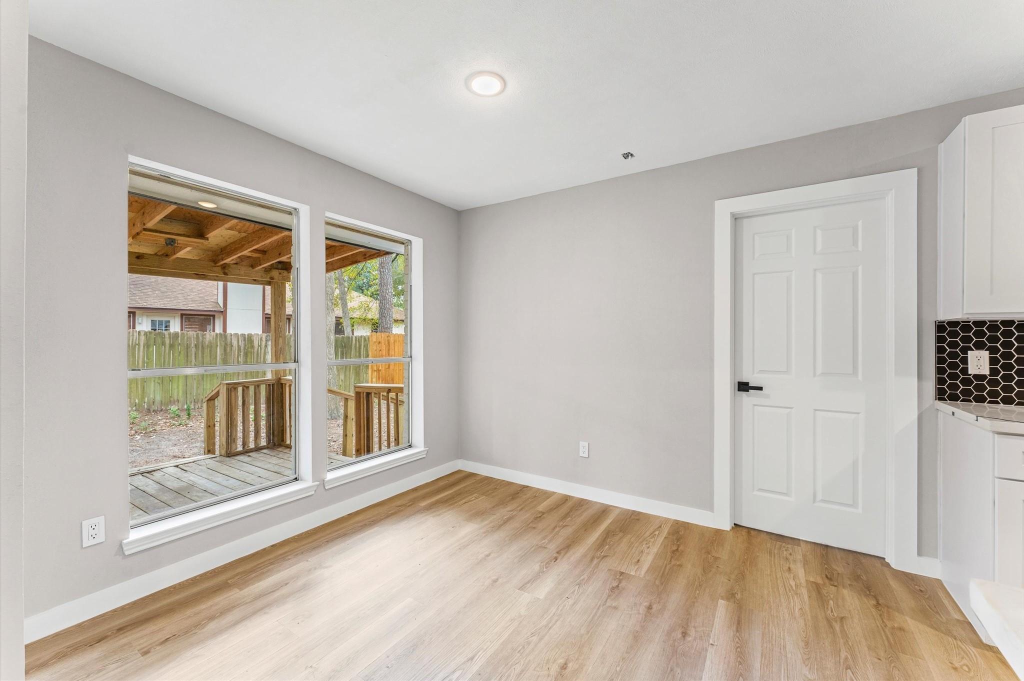 30 N Drifting Leaf Court