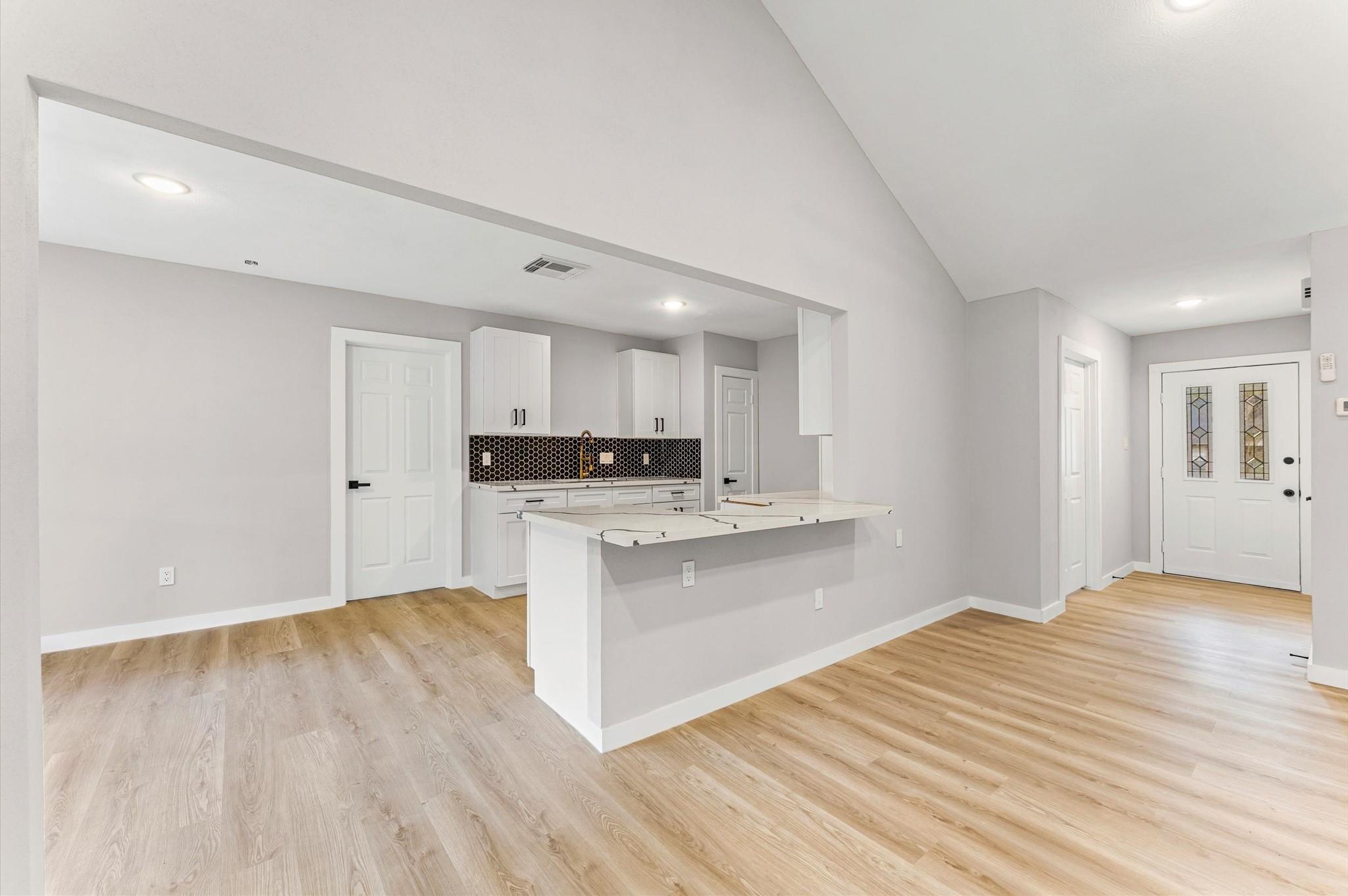 30 N Drifting Leaf Court