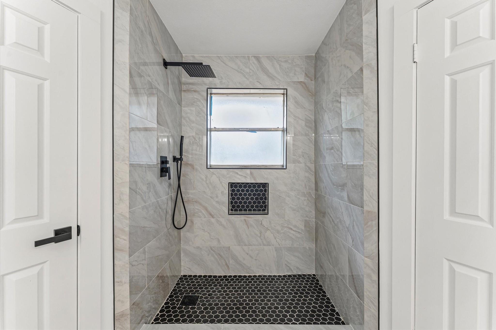 30 N Drifting Leaf Court