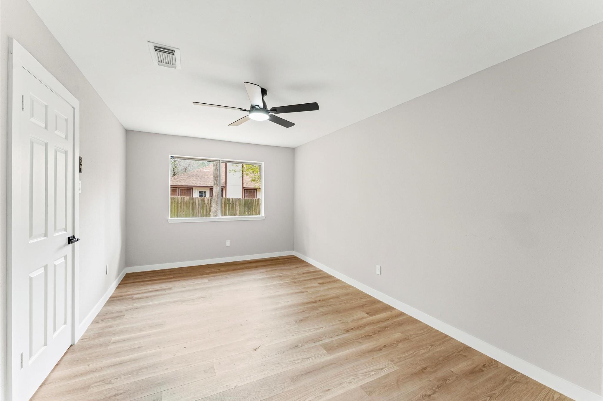 30 N Drifting Leaf Court