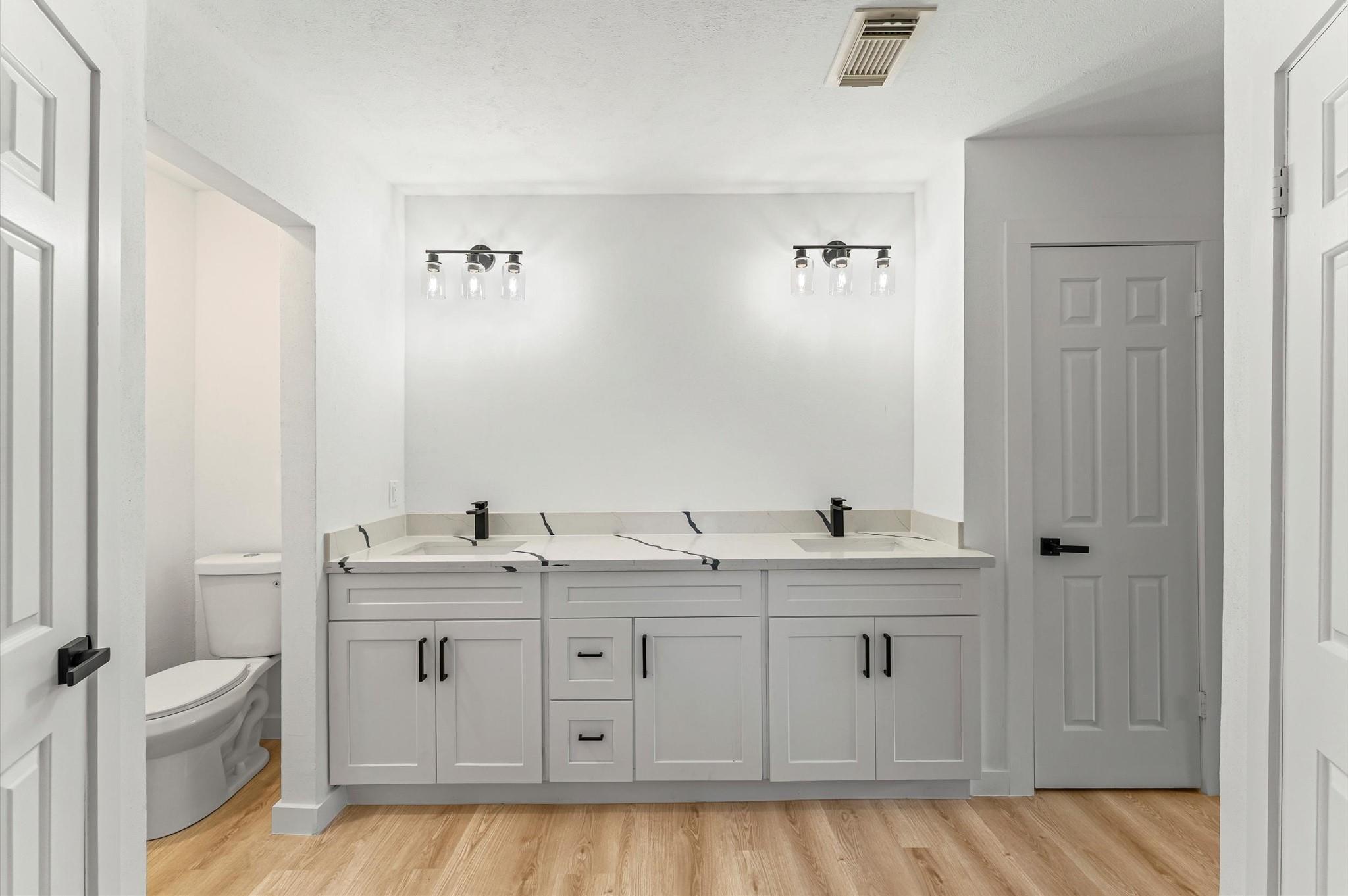 30 N Drifting Leaf Court