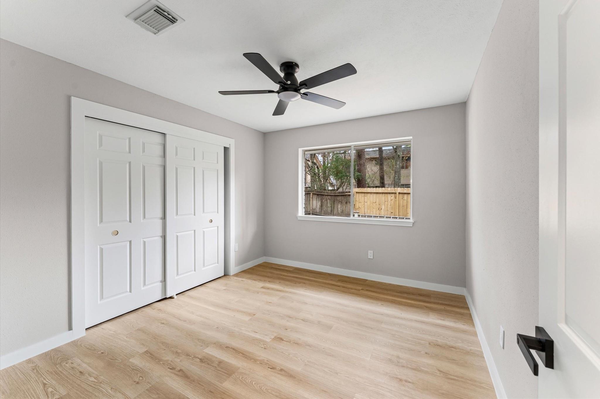 30 N Drifting Leaf Court