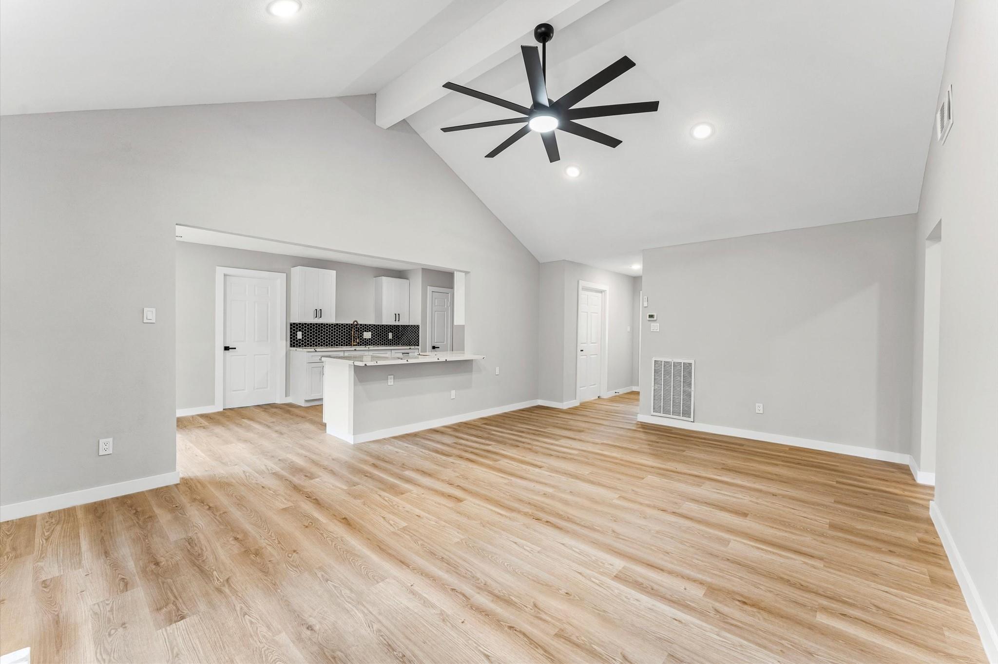 30 N Drifting Leaf Court