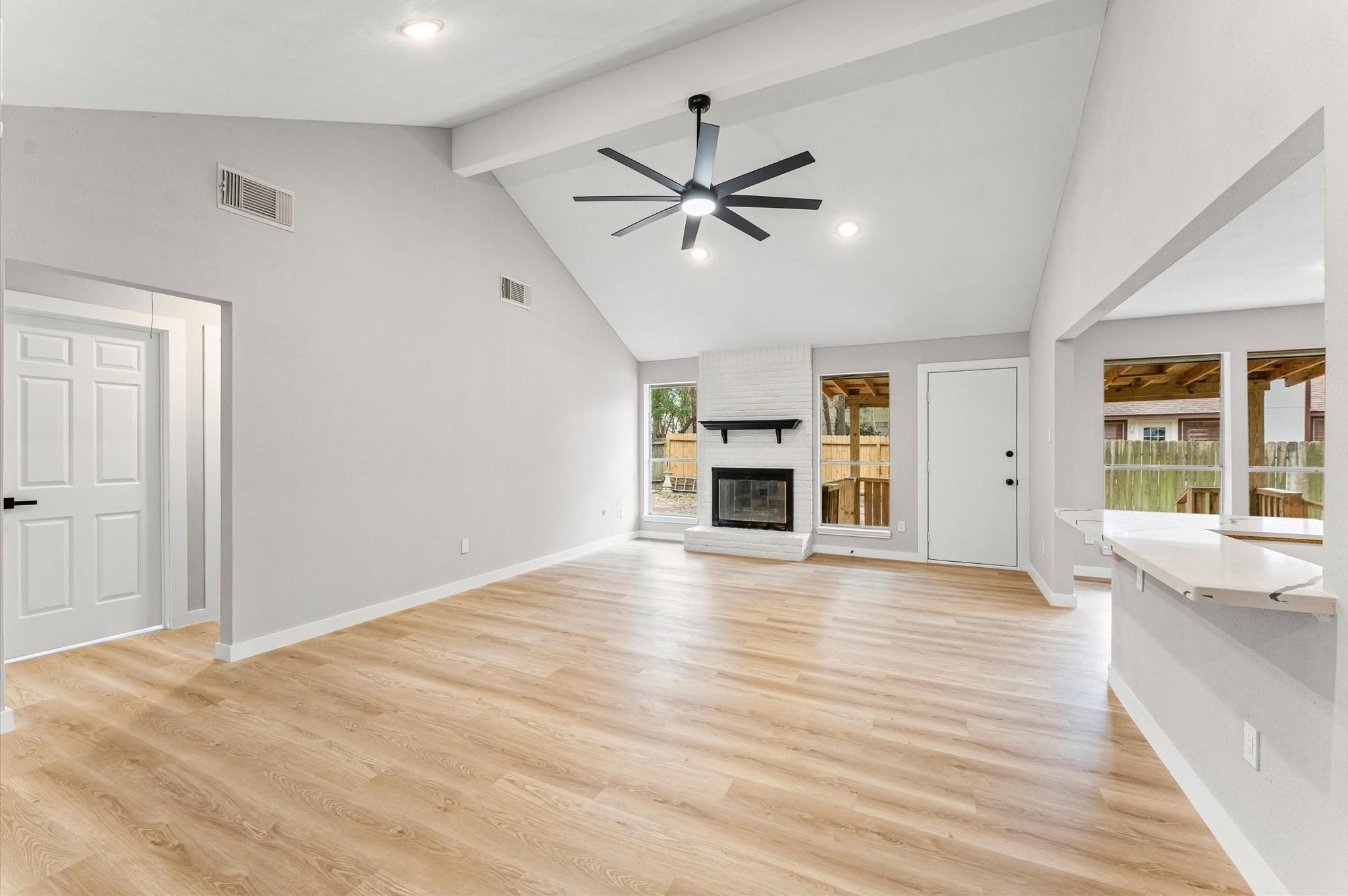 30 N Drifting Leaf Court