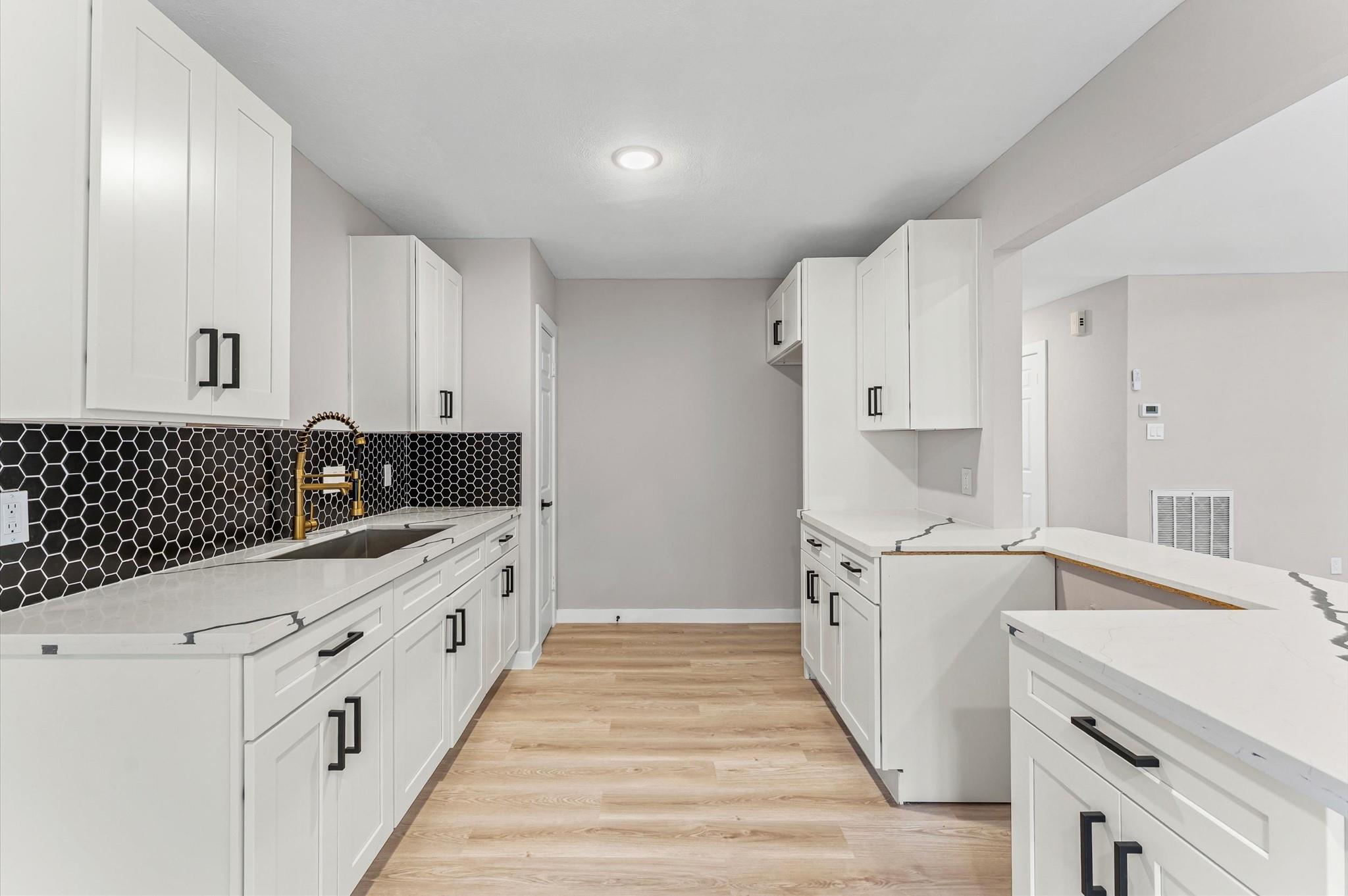 30 N Drifting Leaf Court