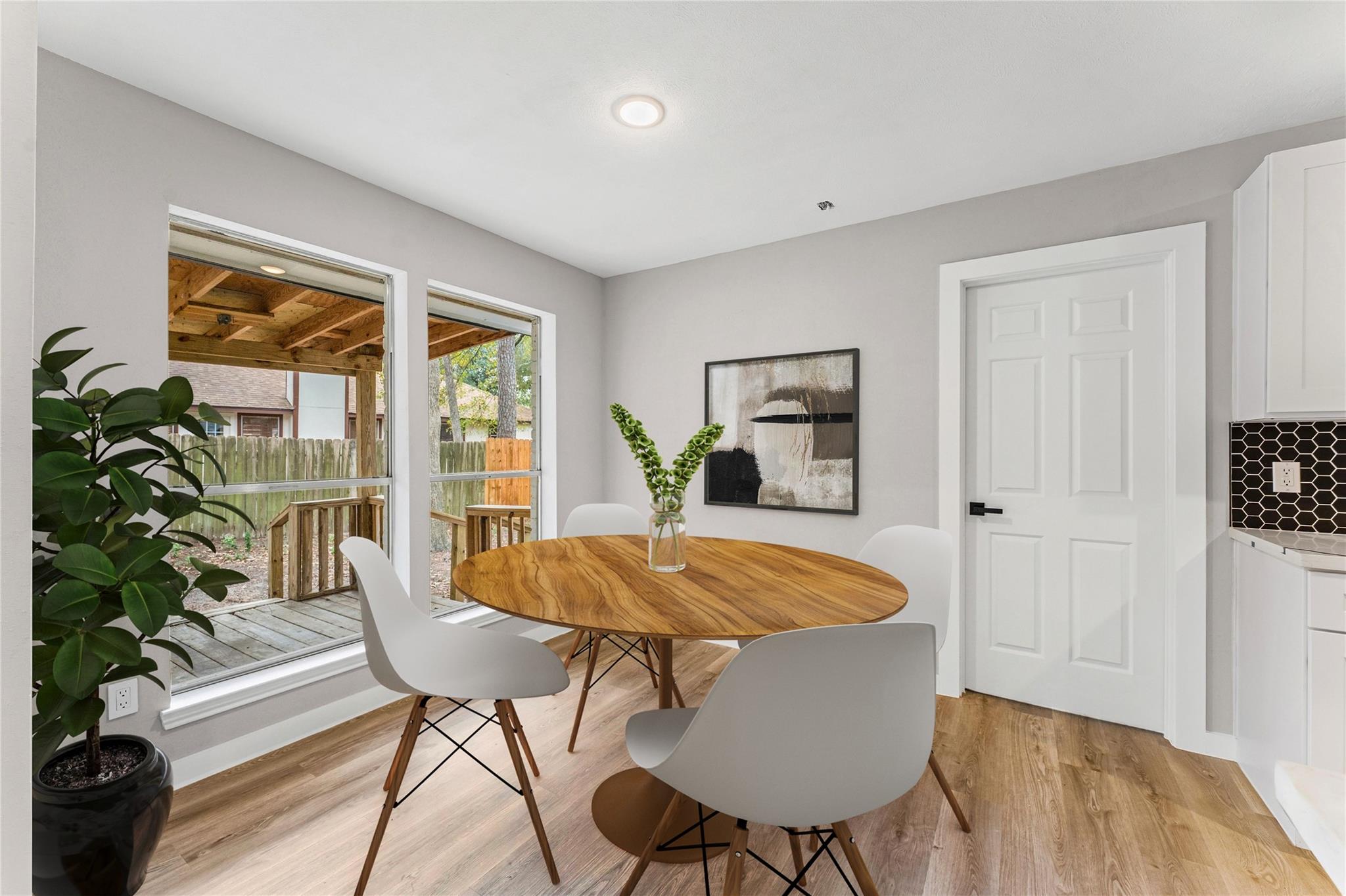 30 N Drifting Leaf Court