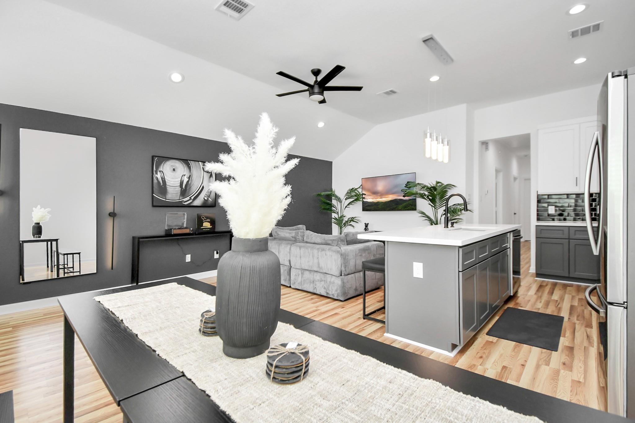 5125 Chennault Street Unit: A/B