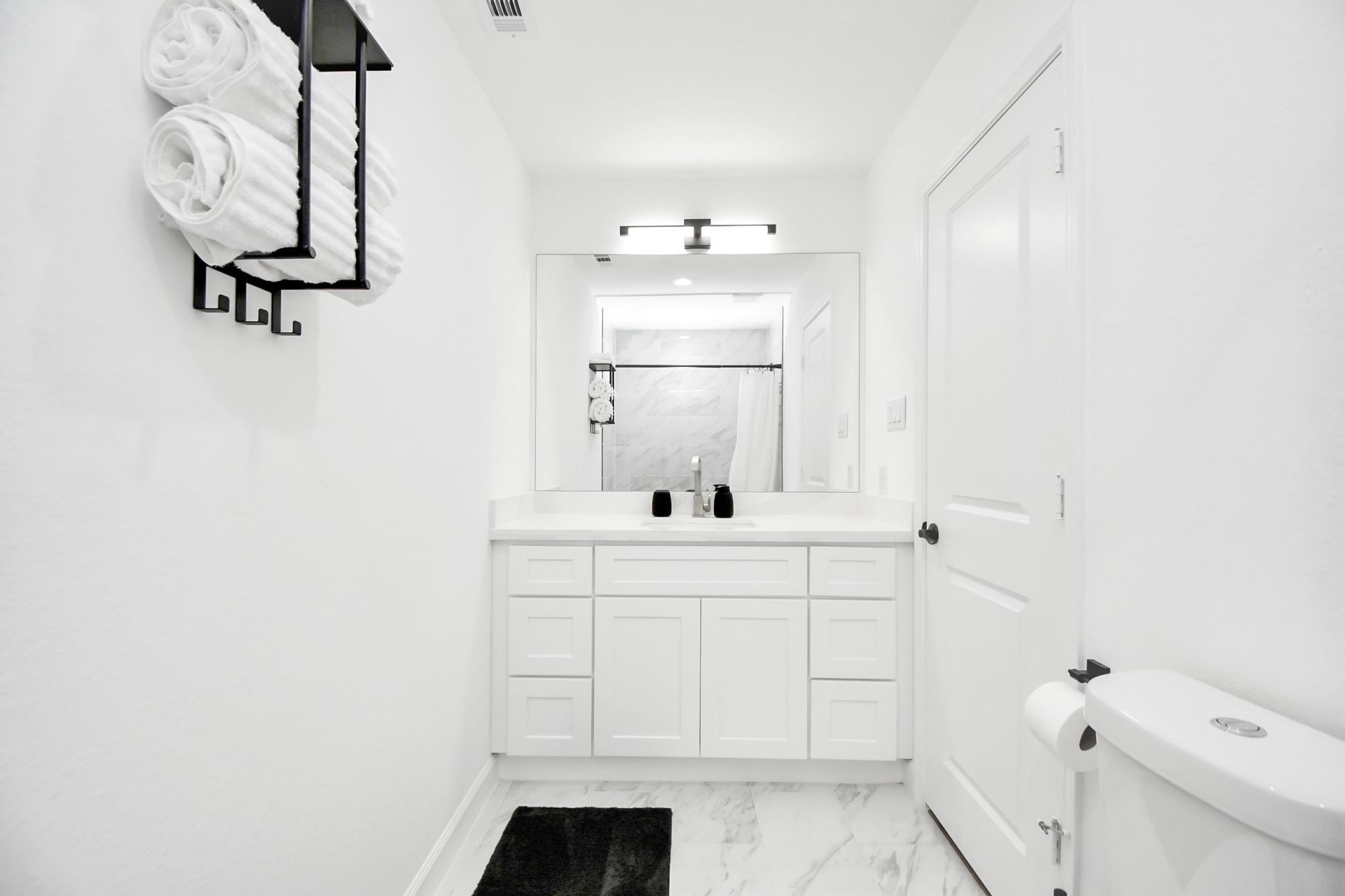 5125 Chennault Street Unit: A/B