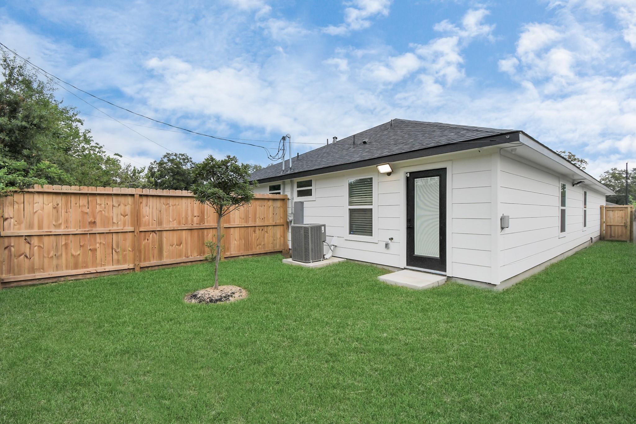 5125 Chennault Street Unit: A/B