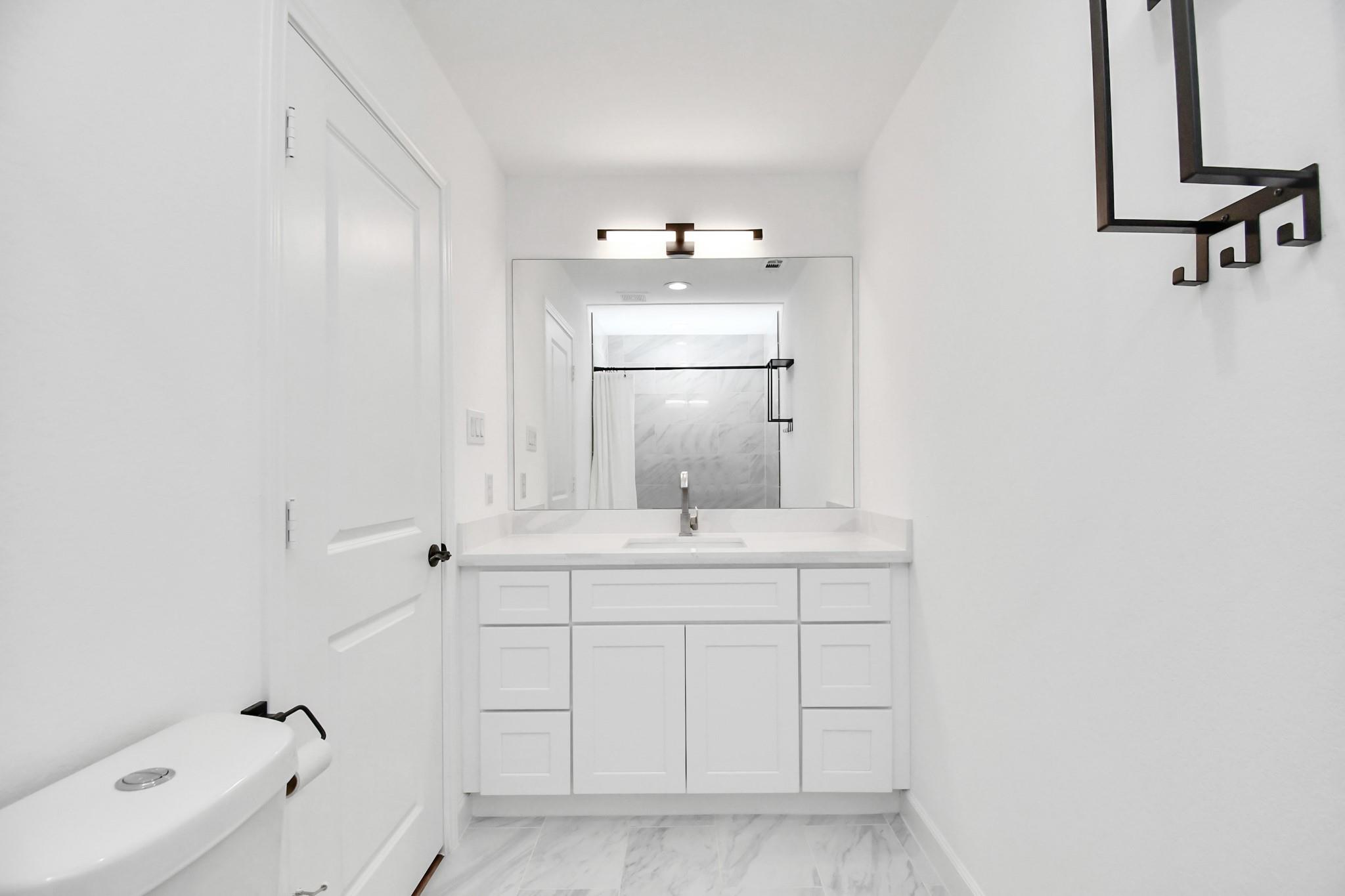 5125 Chennault Street Unit: A/B