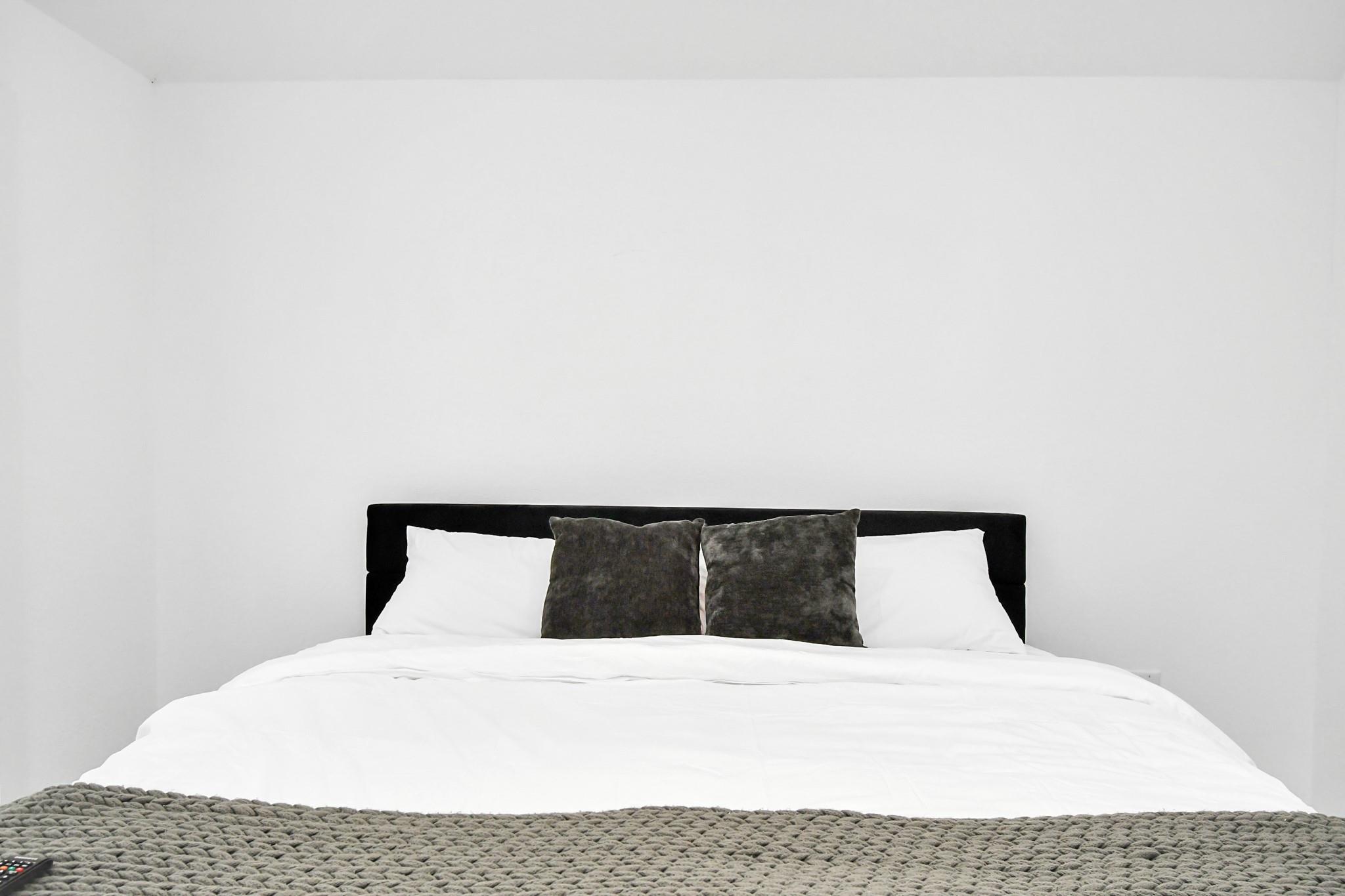 5125 Chennault Street Unit: A/B