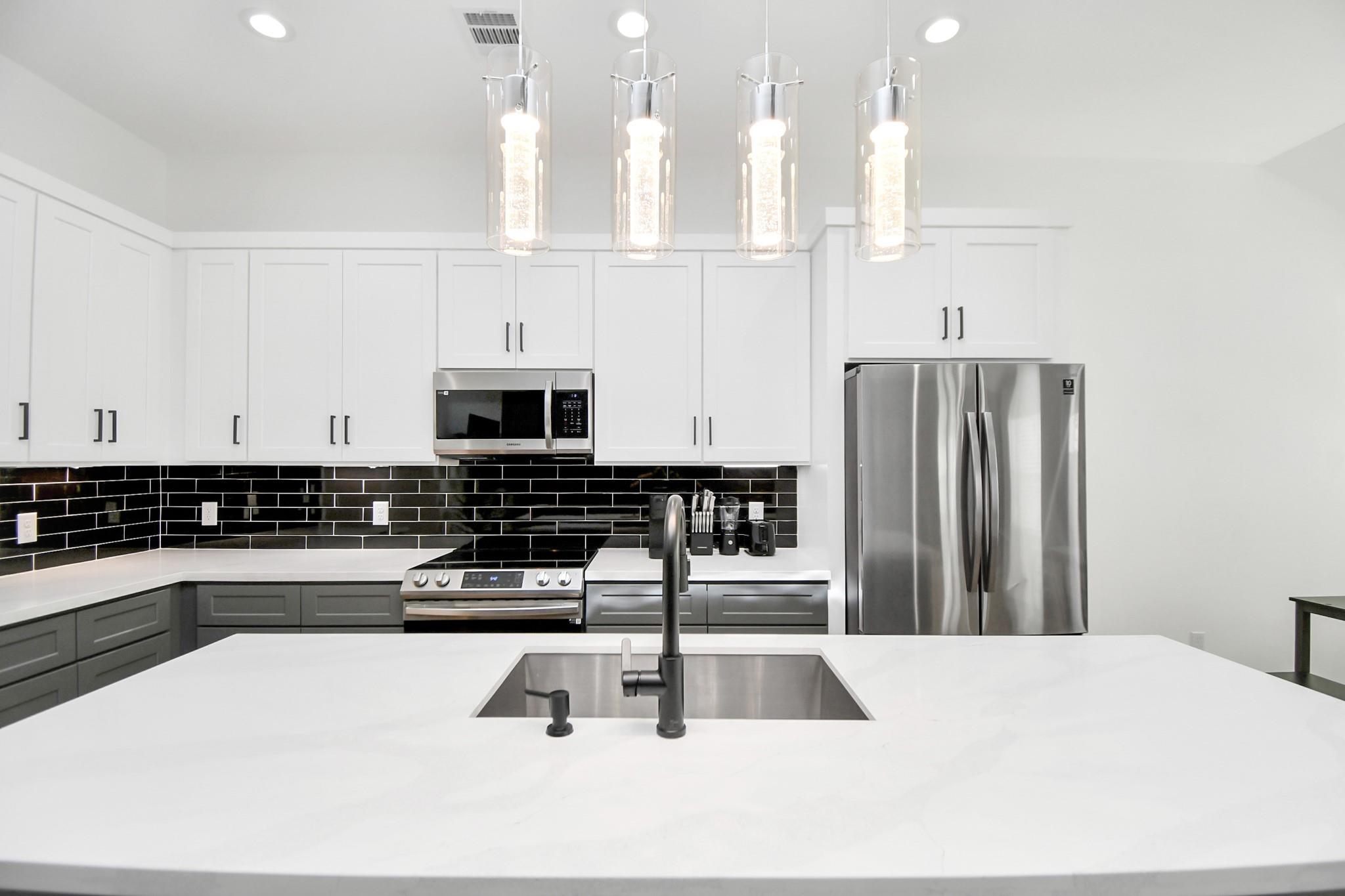 5125 Chennault Street Unit: A/B