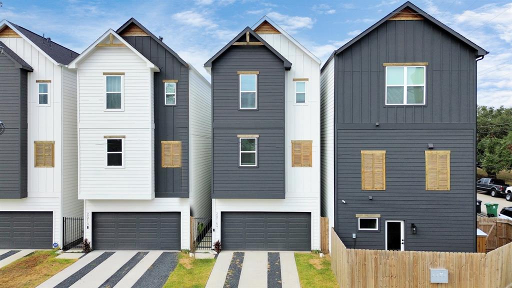2015 Cochran Street