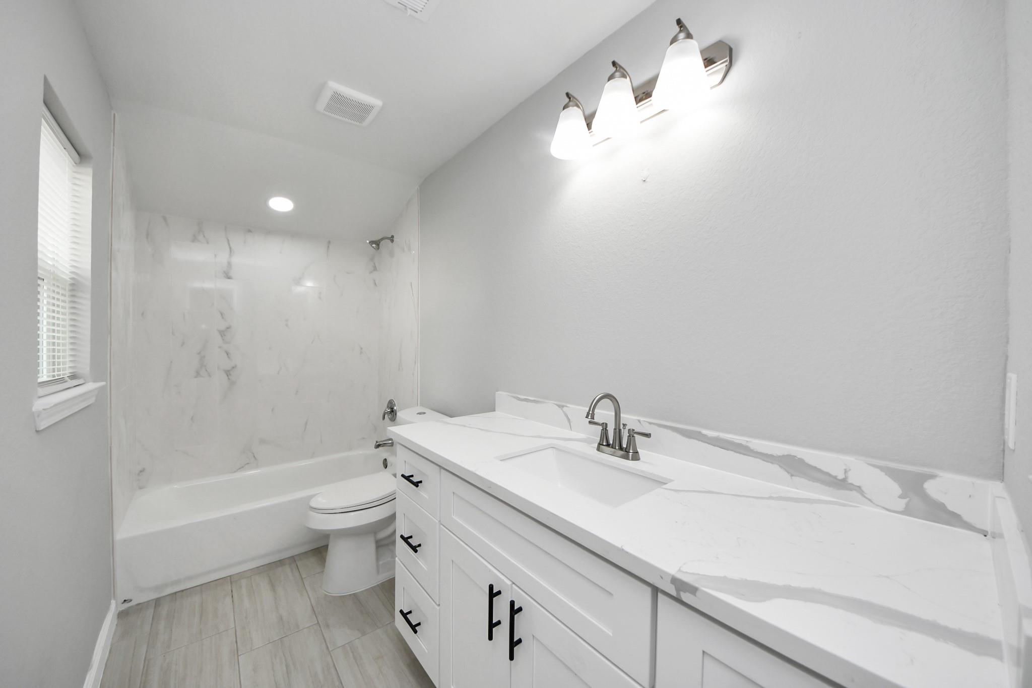 5823 Southgood Street