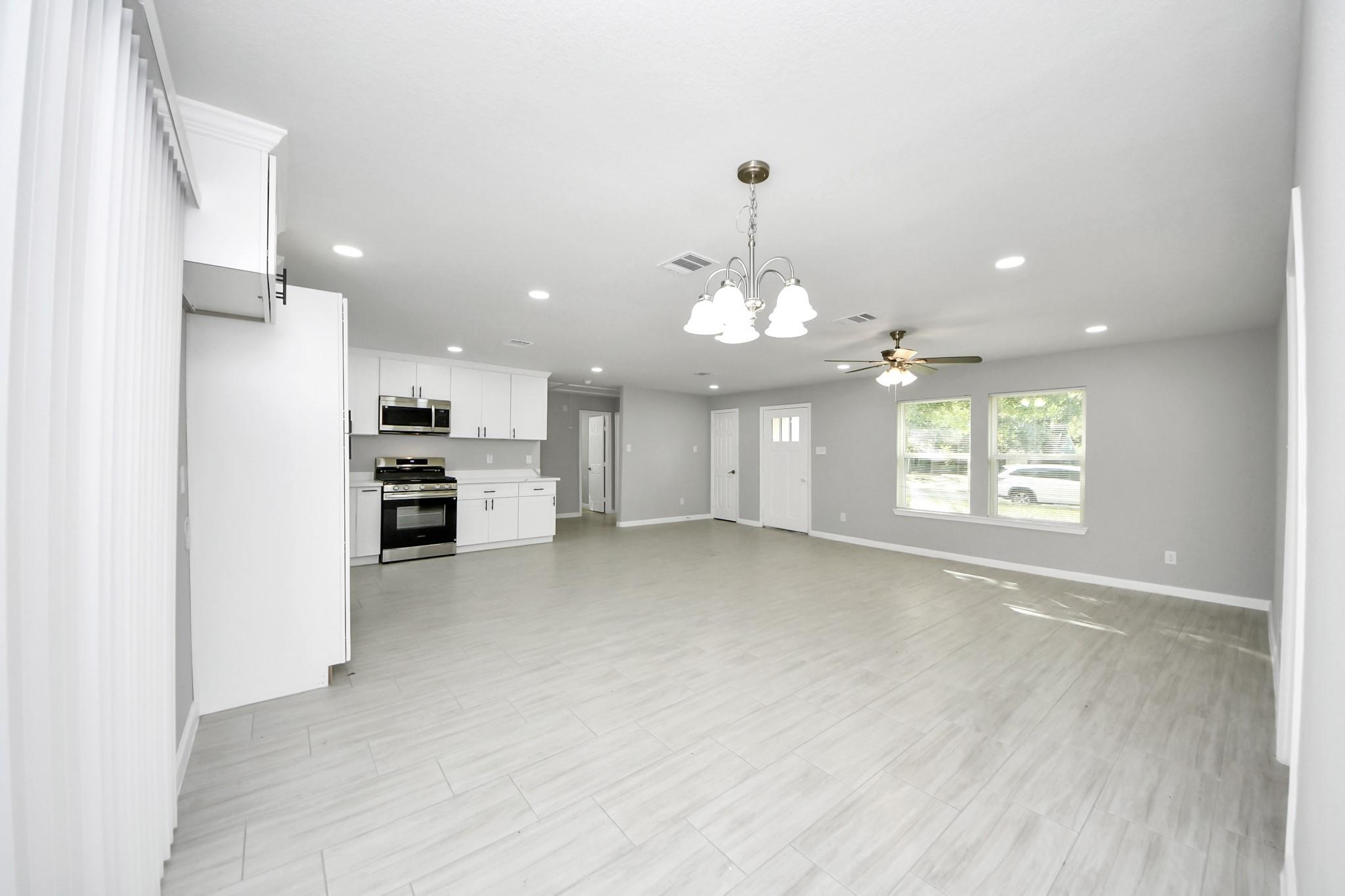 5823 Southgood Street